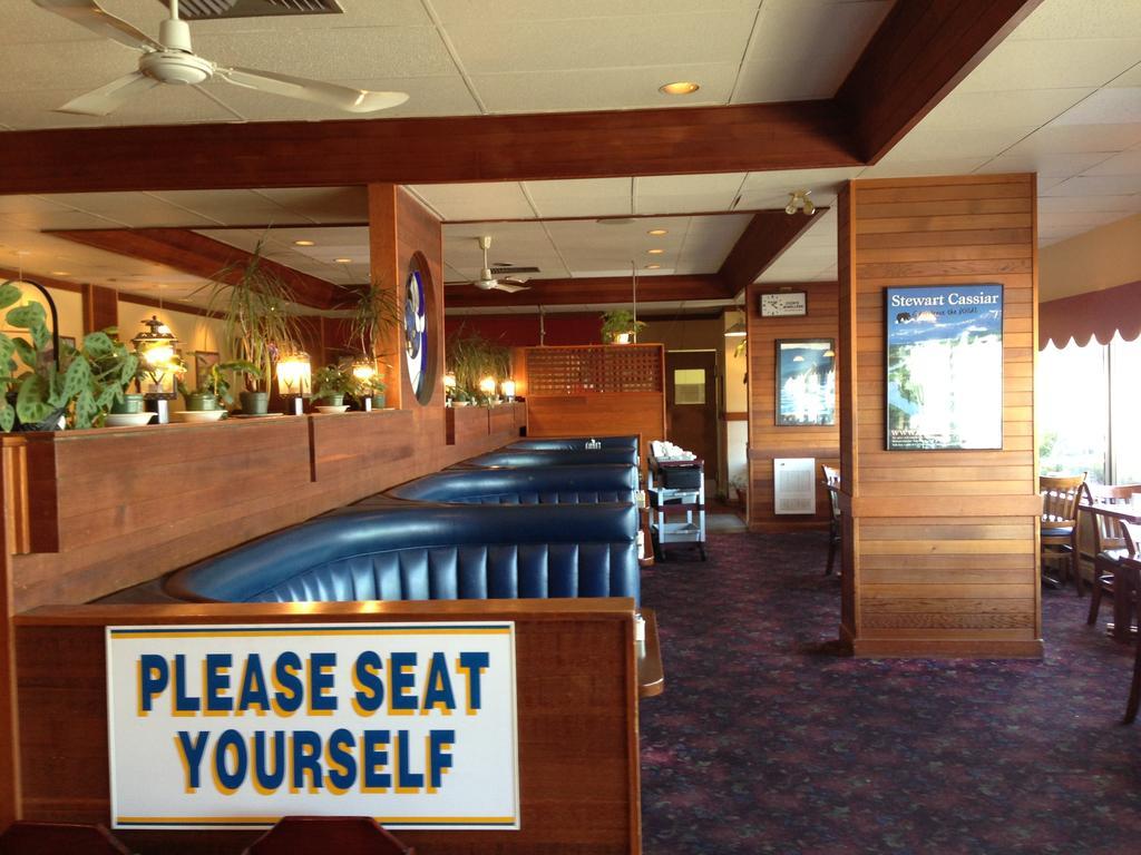 Moby Dick Inn Prince Rupert Kültér fotó